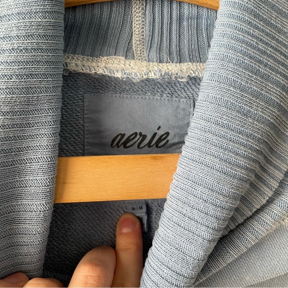 Aerie | New Heights Crop Turtleneck Sweatshirt Blue Cloud Wash - Picture 4 of 6